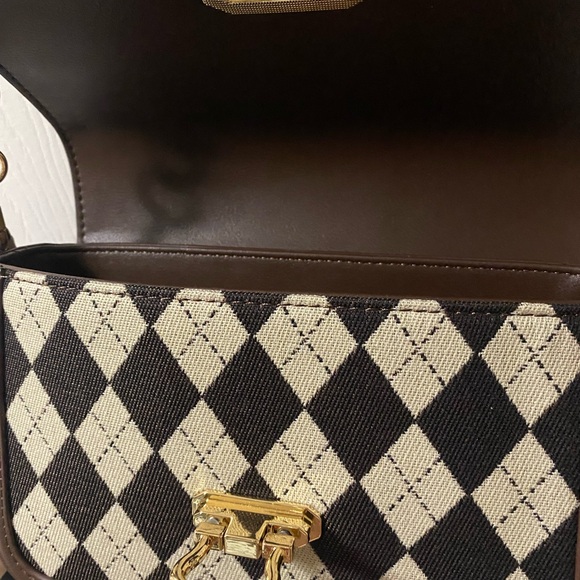 Brown and Cream Argyle Pattern Shoulder Bag - Picture 3 of 4